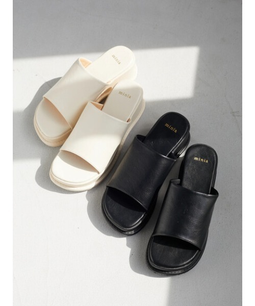 minia(ミニア)の「・minia 厚底ミュール(サンダル・レディース・ブラック/アイボリー・22.5cm/24.5cm/23.5cm/25cm)」の7枚目の写真