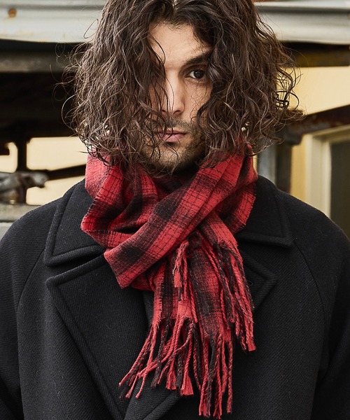 RATTLE TRAP（ラトルトラップ）の「<Safari12月号掲載>ウール混オンブレーチェックマフラー（マフラー・メンズ・チャコールグレー/レッド・FREE）」の4枚目の写真