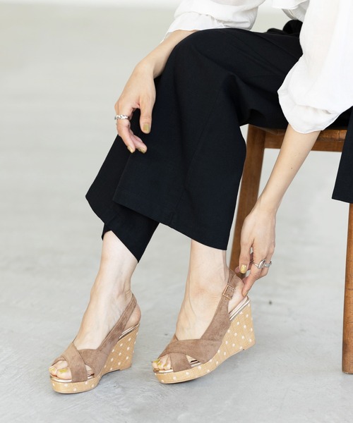 GeeRA（ジーラ）の「デザインウェッジバックバンドサンダル（サンダル・レディース・ブラック/ベージュ/ネイビー/ブラウン・SMALL/MEDIUM/LARGE）」の3枚目の写真