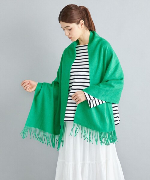 SHIPS（シップス）の「〈手洗い可能〉ソリッド ウールカシミヤ ストール◆（ストール/ショール・レディース・オフホワイト/グレー/ダークグレー/ベージュ/グリーン/ブルー/ライトブルー/ライトイエロー・ONE SIZE）」の6枚目の写真