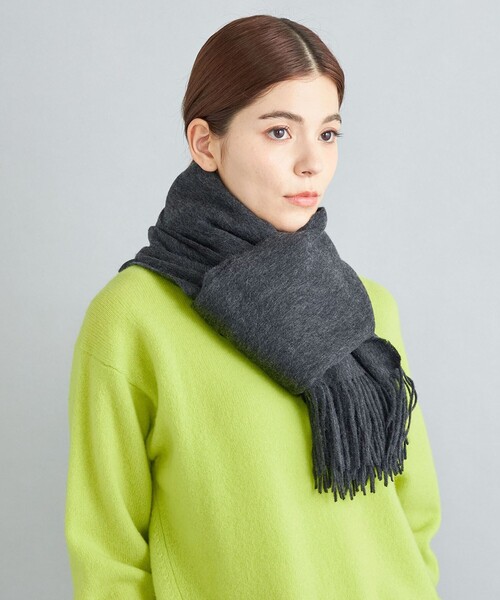 SHIPS（シップス）の「〈手洗い可能〉ソリッド ウールカシミヤ ストール◆（ストール/ショール・レディース・オフホワイト/グレー/ダークグレー/ベージュ/グリーン/ブルー/ライトブルー/ライトイエロー・ONE SIZE）」の10枚目の写真