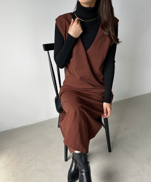 CLEA（クレア）の「タートルカラーリブニットトップス（ニット/セーター・レディース・ベージュ/ブラウン/ホワイト/ブルー/ブラック・FREE）」の10枚目の写真