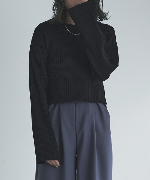 etoll.(エトル)の「バックスリットクロップドリブニット(ニット/セーター・レディース・ブラック/パープル/オレンジ/アイボリー・M)」の2枚目の写真