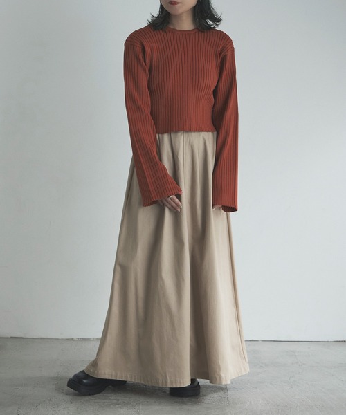 etoll.(エトル)の「バックスリットクロップドリブニット(ニット/セーター・レディース・ブラック/パープル/オレンジ/アイボリー・M)」の9枚目の写真