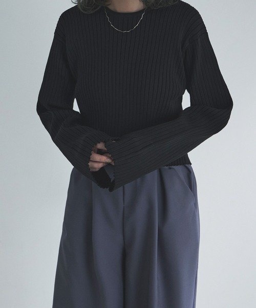 etoll.(エトル)の「バックスリットクロップドリブニット(ニット/セーター・レディース・ブラック/パープル/オレンジ/アイボリー・M)」の7枚目の写真