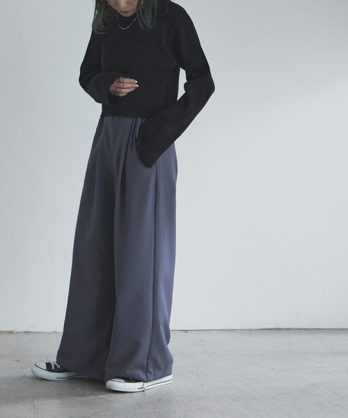 etoll.(エトル)の「バックスリットクロップドリブニット(ニット/セーター・レディース・ブラック/パープル/オレンジ/アイボリー・M)」の19枚目の写真