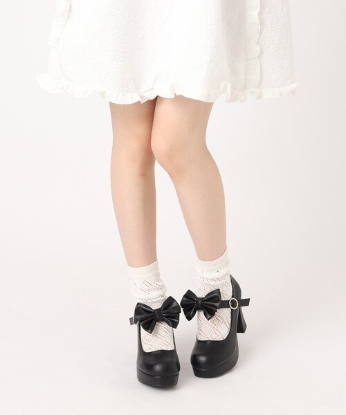 cs T&P(シーエスティーアンドピー)の「チャンキーヒールリボン付き2WAY厚底パンプス csT&P(パンプス・レディース・ホワイト/ブラック/ブラック系1/レッド系1・LL/S/M/L)」の3枚目の写真