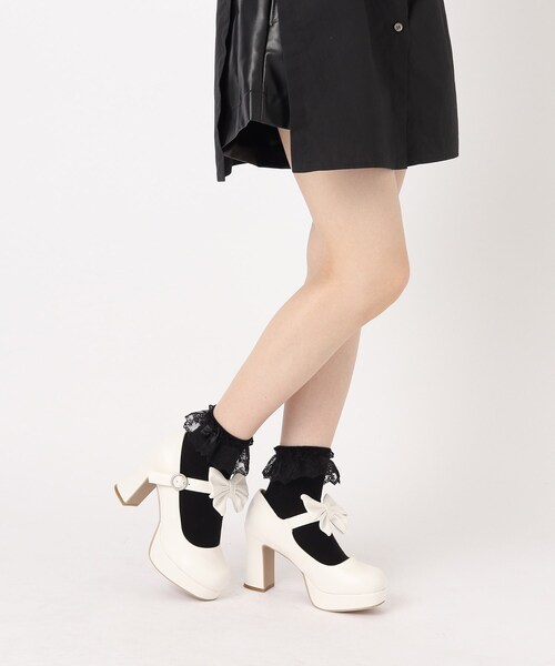 cs T&P(シーエスティーアンドピー)の「チャンキーヒールリボン付き2WAY厚底パンプス csT&P(パンプス・レディース・ホワイト/ブラック/ブラック系1/レッド系1・LL/S/M/L)」の5枚目の写真