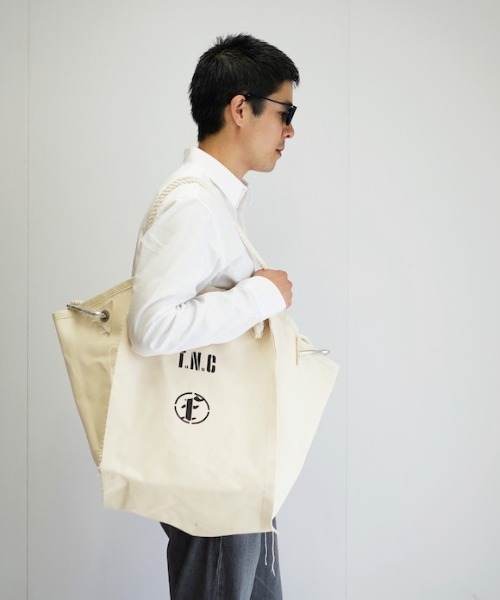 FAF（フェイク アス フラワーズ）の「FAKE AS FLOWERS