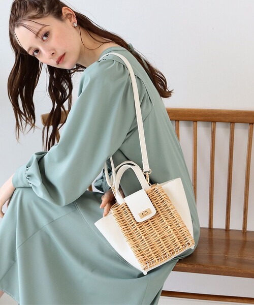 Ray BEAMS（レイビームス）の「Ray BEAMS / 柳 編み かごバッグ（かごバッグ・レディース・ブラック/オフホワイト/ブラウン・ONE SIZE）」の9枚目の写真