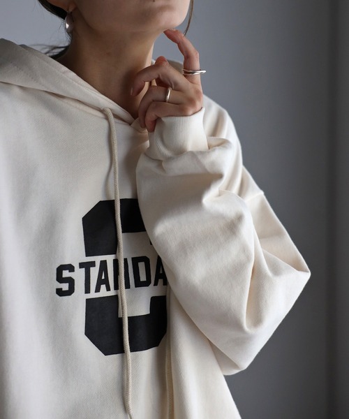 Bonjour Sagan（ボンジュールサガン）の「STANDARDプリントパーカー（パーカー・レディース・アイボリー/ブラウン/ネイビー・FREE）」の10枚目の写真
