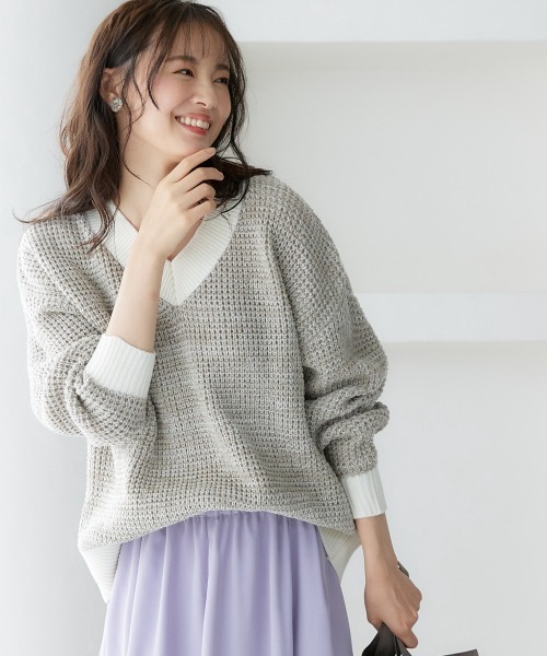 miclat(ミクラ)の「大きいサイズ Vネックニット miclat(ニット/セーター・レディース・カーキ系/ブラック系/ピンク系/ネイビー系・4L/3L/5L/LL/L)」の1枚目の写真