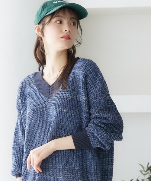 miclat(ミクラ)の「大きいサイズ Vネックニット miclat(ニット/セーター・レディース・カーキ系/ブラック系/ピンク系/ネイビー系・4L/3L/5L/LL/L)」の3枚目の写真