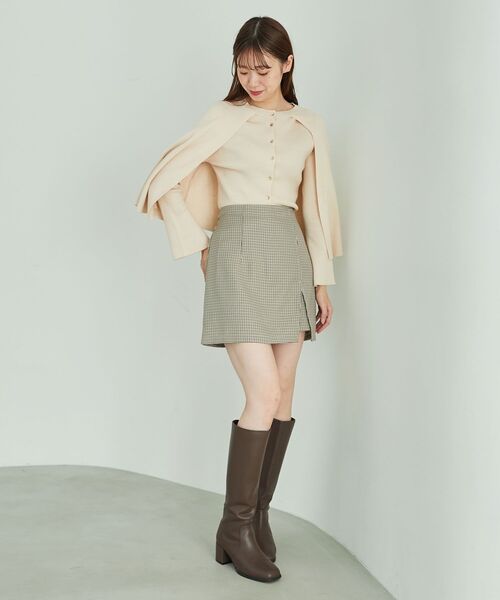MAJESTIC LEGON(マジェスティックレゴン)の「ケープデザインレディニット(ニット/セーター・レディース・アイボリー/ブラック/ベージュ・MEDIUM)」の5枚目の写真