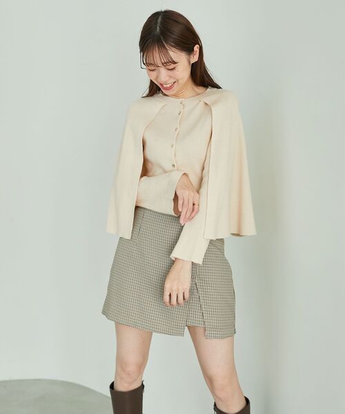 MAJESTIC LEGON(マジェスティックレゴン)の「ケープデザインレディニット(ニット/セーター・レディース・アイボリー/ブラック/ベージュ・MEDIUM)」の8枚目の写真
