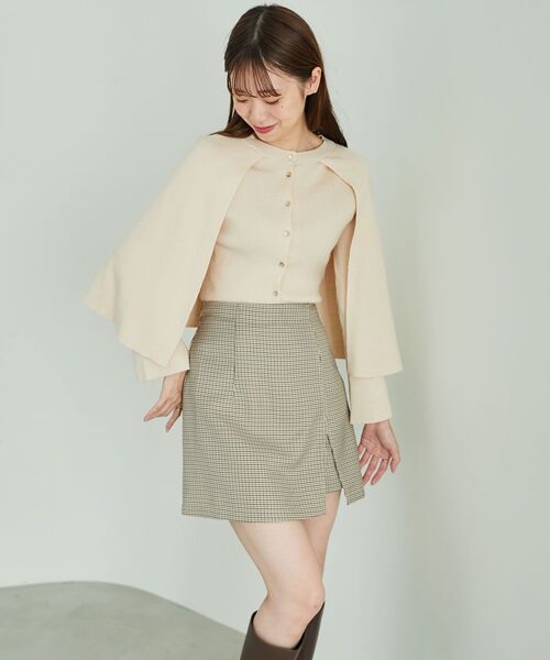 MAJESTIC LEGON(マジェスティックレゴン)の「ケープデザインレディニット(ニット/セーター・レディース・アイボリー/ブラック/ベージュ・MEDIUM)」の9枚目の写真