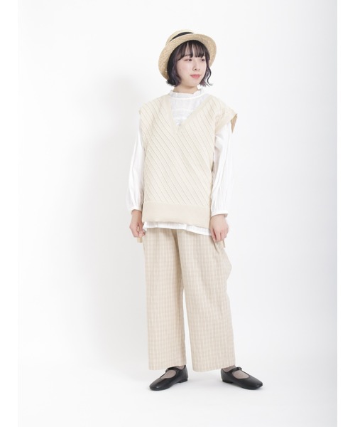 Samansa Mos2（サマンサ モスモス）の「柄編みVネックニットベスト（ベスト・レディース・ブラック/ダークブラウン/キナリ/ブルー/グリーン・ﾌﾘ-）」の9枚目の写真