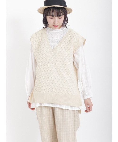 Samansa Mos2（サマンサ モスモス）の「柄編みVネックニットベスト（ベスト・レディース・ブラック/ダークブラウン/キナリ/ブルー/グリーン・ﾌﾘ-）」の22枚目の写真