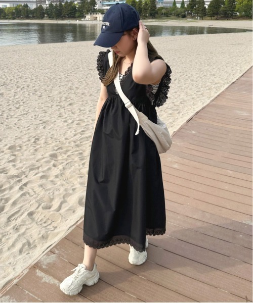 apres jour（アプレジュール）の「コットンレースジャンスカ【ZOZOTOWN限定アイテム】（ジャンパースカート・レディース・オフホワイト/ブラック・フリー/X-LARGE）」の2枚目の写真