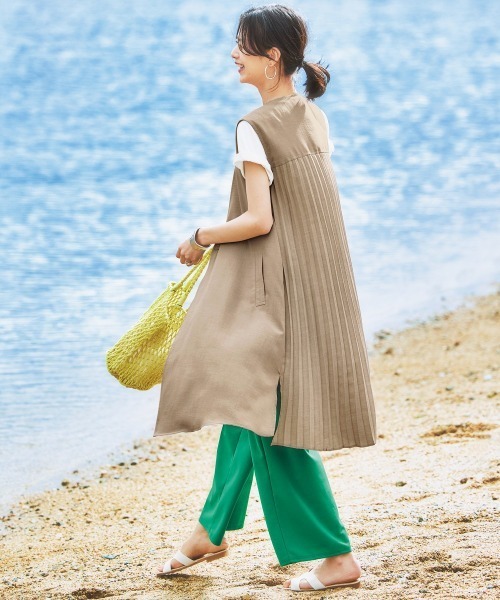 バックプリーツロングジレ nissen（ニッセン）の「バックプリーツロングジレ（ベスト）」 - WEAR
