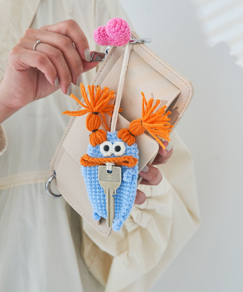 macaroni edge（マカロニエッジ）の「〈macaroni edge/マカロニエッジ〉毛糸のマスコット キーケース（キーケース/キーアクセサリー・レディース・ブルー系/オレンジ/ブルー/グリーン/ブラック/グリーン×オレンジ/ネイビー/グリーン×ピンク/チャコールグレー/パープル/ブラウン/オフホワイト/コバルトブルー/ホワイト/ブラック系/ブラック系2/ベビーピンク/ブルーグリーン/ピンク/ブラック系3・FREE）」の16枚目の写真