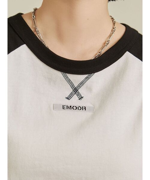 EMODA（エモダ）の「ラグランロゴTシャツ（Tシャツ/カットソー・レディース・レッド/パープル/ブラック・FREE）」の6枚目の写真