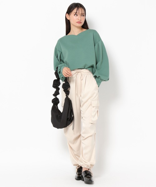 mysty woman（ミスティウーマン）の「ハートネックダンボールプルオーバー968222（Tシャツ/カットソー・レディース・ブラック/ベージュ/グリーン・FREE）」の6枚目の写真