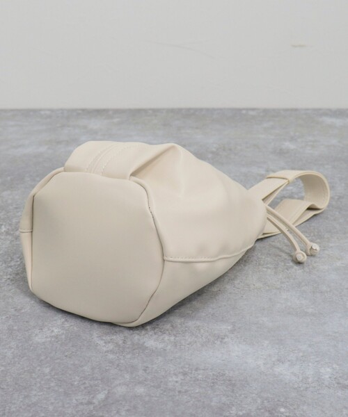 fredy emue（フレディエミュ）の「センタージップボディバッグ（ボディバッグ/ウエストポーチ・レディース・アイボリー/ブラック・FREE）」の16枚目の写真