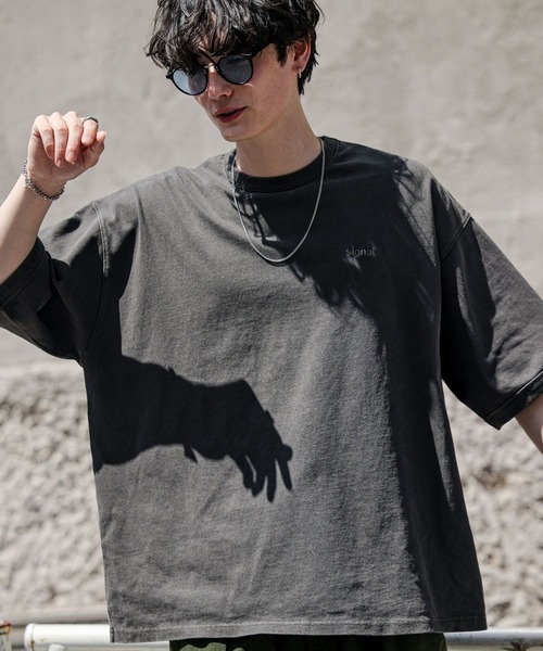SIGNAL SPORTS（シグナルスポーツ）の「【SIGNAL SPORTS】ワンポイント刺繍/ピグメントTシャツ（Tシャツ/カットソー・メンズ・グリーン/スミクロ/イエロー・LARGE/MEDIUM）」の2枚目の写真