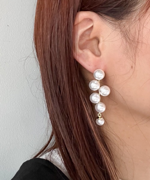 muure(ミュール)の「【CHOUEL closet】揺れるランダムパールラインピアス(ピアス(両耳用)・レディース・ゴールド・FREE)」の2枚目の写真