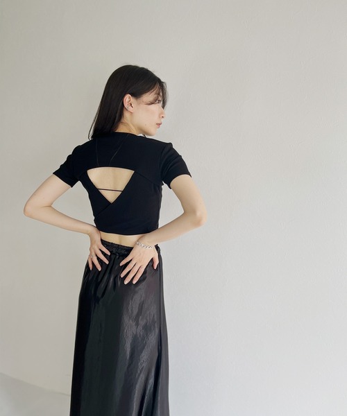 ISOOK(アイスー)の「【ZOZOTOWN限定】back open cropped tops / バックオープンクロップドトップス(Tシャツ/カットソー・レディース・ブラック/ホワイト・FREE)」の12枚目の写真