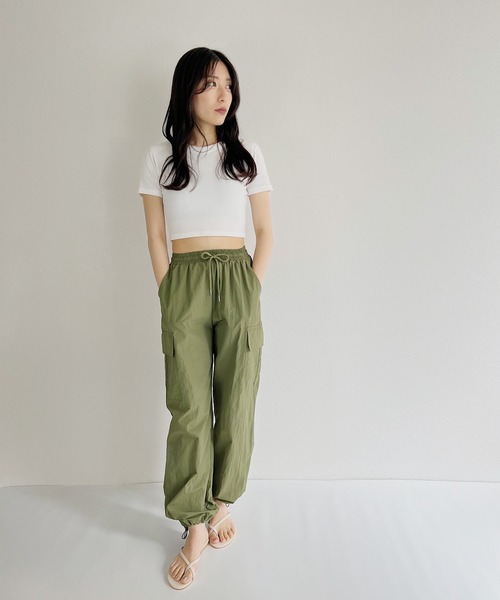 ISOOK(アイスー)の「【ZOZOTOWN限定】back open cropped tops / バックオープンクロップドトップス(Tシャツ/カットソー・レディース・ブラック/ホワイト・FREE)」の22枚目の写真