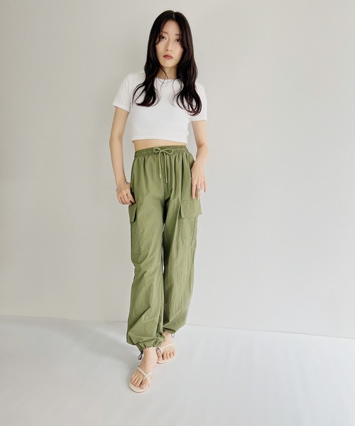 ISOOK(アイスー)の「【ZOZOTOWN限定】back open cropped tops / バックオープンクロップドトップス(Tシャツ/カットソー・レディース・ブラック/ホワイト・FREE)」の13枚目の写真