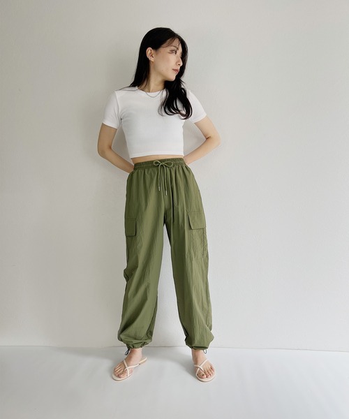ISOOK(アイスー)の「【ZOZOTOWN限定】back open cropped tops / バックオープンクロップドトップス(Tシャツ/カットソー・レディース・ブラック/ホワイト・FREE)」の15枚目の写真