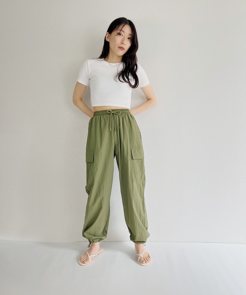 ISOOK(アイスー)の「【ZOZOTOWN限定】back open cropped tops / バックオープンクロップドトップス(Tシャツ/カットソー・レディース・ブラック/ホワイト・FREE)」の10枚目の写真