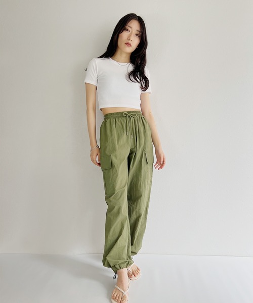 ISOOK(アイスー)の「【ZOZOTOWN限定】back open cropped tops / バックオープンクロップドトップス(Tシャツ/カットソー・レディース・ブラック/ホワイト・FREE)」の20枚目の写真