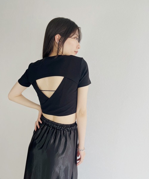 ISOOK(アイスー)の「【ZOZOTOWN限定】back open cropped tops / バックオープンクロップドトップス(Tシャツ/カットソー・レディース・ブラック/ホワイト・FREE)」の16枚目の写真