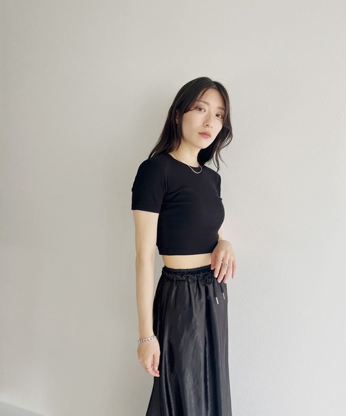ISOOK(アイスー)の「【ZOZOTOWN限定】back open cropped tops / バックオープンクロップドトップス(Tシャツ/カットソー・レディース・ブラック/ホワイト・FREE)」の5枚目の写真