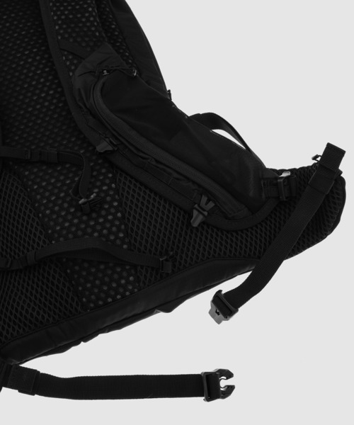 MM6 Maison Margiela（ｴﾑｴﾑｼｯｸｽ ﾒｿﾞﾝ ﾏﾙｼﾞｪﾗ）の「BACKPACK（バックパック/リュック・レディース・ブラウン系その他/ブラック/ブルー系その他・UNI）」の10枚目の写真