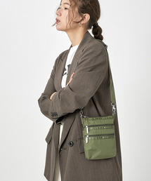 LeSportsac（レスポートサック）の「3 ZIP CROSSBODY オリーブ（ショルダーバッグ・キッズ）」
