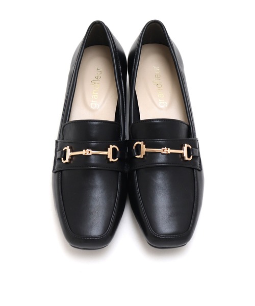 grandfleur（グランドフルール）の「3ｃｍヒール/スクエアトゥ ビット付きローファー パンプス（ローファー・レディース・グレイッシュベージュ/ブラック/キャメル・24.5cm/23.5cm/23.0cm/22.5cm/24.0cm）」の8枚目の写真