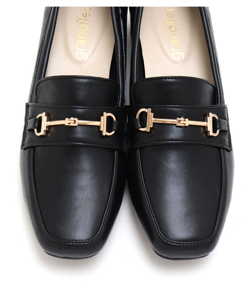 grandfleur（グランドフルール）の「3ｃｍヒール/スクエアトゥ ビット付きローファー パンプス（ローファー・レディース・グレイッシュベージュ/ブラック/キャメル・24.5cm/23.5cm/23.0cm/22.5cm/24.0cm）」の9枚目の写真