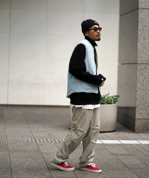 URU（ウル）の「【URU / ウル】CUT JACQUARD ZIP UP VEST（その他アウター・メンズ・ブルー系その他・3）」の2枚目の写真
