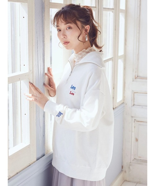 Lee(リー)の「Lee×e.m.a.e. ハーフジップ刺繍スウェット(スウェット・レディース・ブルー/ピンク/オフホワイト・FREE)」の4枚目の写真