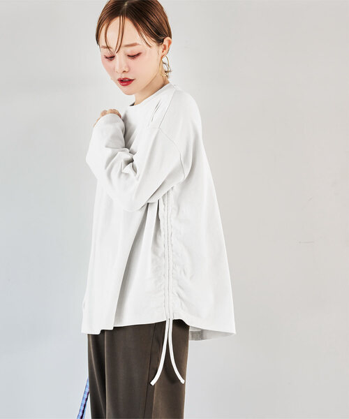 KOBE LETTUCE（コウベレタス）の「[ 田中亜希子さんコラボ ] 選べる2タイプ ソフトコットンロンT（Tシャツ/カットソー・レディース・ホワイト系その他/ホワイト系/チャコール/ホワイト×ブラック/グレー系/ホワイト系1/ベージュ系その他/ブラック/ブラック系/ベージュ系その他2/アイボリー系1/ブラック系1/ブラック系その他2/ホワイト系2/レッド系その他/レッド系その他2/ホワイト系3/ブラック系その他/アイボリー系・M2/1/M1/2/3/M3）」の7枚目の写真