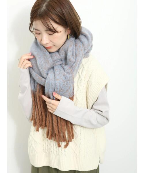 Samansa Mos2 blue（サマンサモスモスブルー）の「アソートフリンジボリュームマフラー（ストール/ショール・レディース・ブルー/チャコールグレー/サックスブルー/キナリ・F）」の13枚目の写真