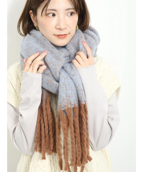 Samansa Mos2 blue（サマンサモスモスブルー）の「アソートフリンジボリュームマフラー（ストール/ショール・レディース・ブルー/チャコールグレー/サックスブルー/キナリ・F）」の14枚目の写真