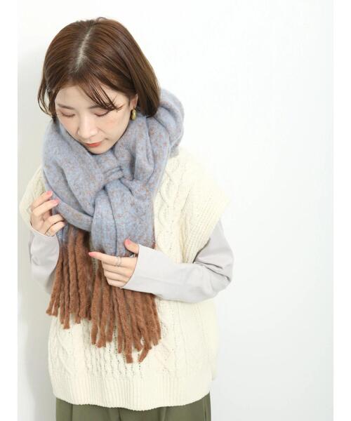 Samansa Mos2 blue（サマンサモスモスブルー）の「アソートフリンジボリュームマフラー（ストール/ショール・レディース・ブルー/チャコールグレー/サックスブルー/キナリ・F）」の15枚目の写真