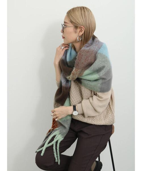 Samansa Mos2 blue（サマンサモスモスブルー）の「アソートフリンジボリュームマフラー（ストール/ショール・レディース・ブルー/チャコールグレー/サックスブルー/キナリ・F）」の20枚目の写真