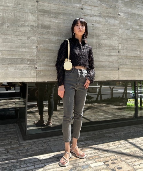 emmi(エミ)の「【emmi atelier】フリンジクロップドシャツ(シャツ/ブラウス・レディース・アイボリー/ブラック・FREE)」の22枚目の写真